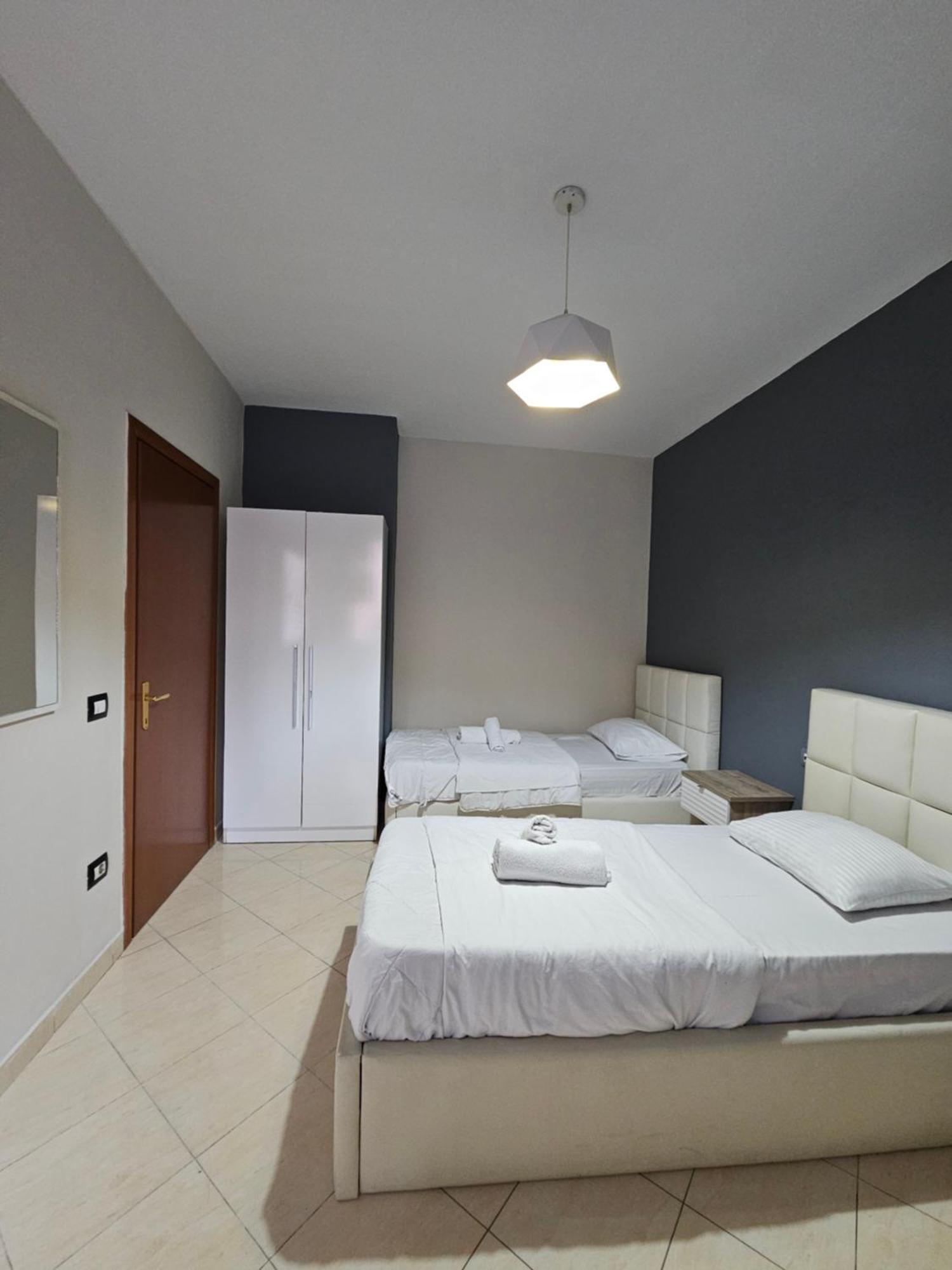 Aura Skanderbeg Square Apartments Tirana Bagian luar foto