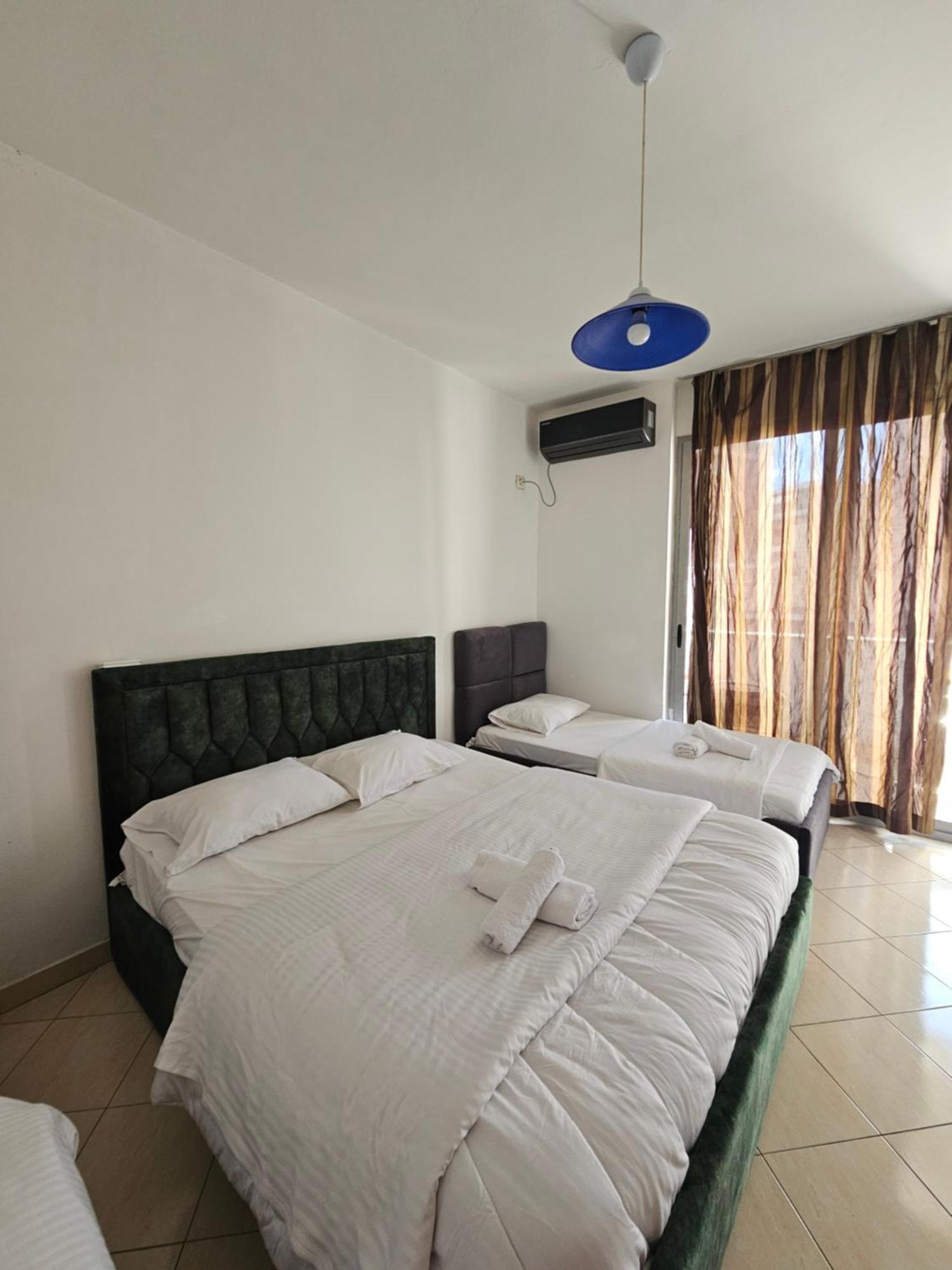 Aura Skanderbeg Square Apartments Tirana Bagian luar foto