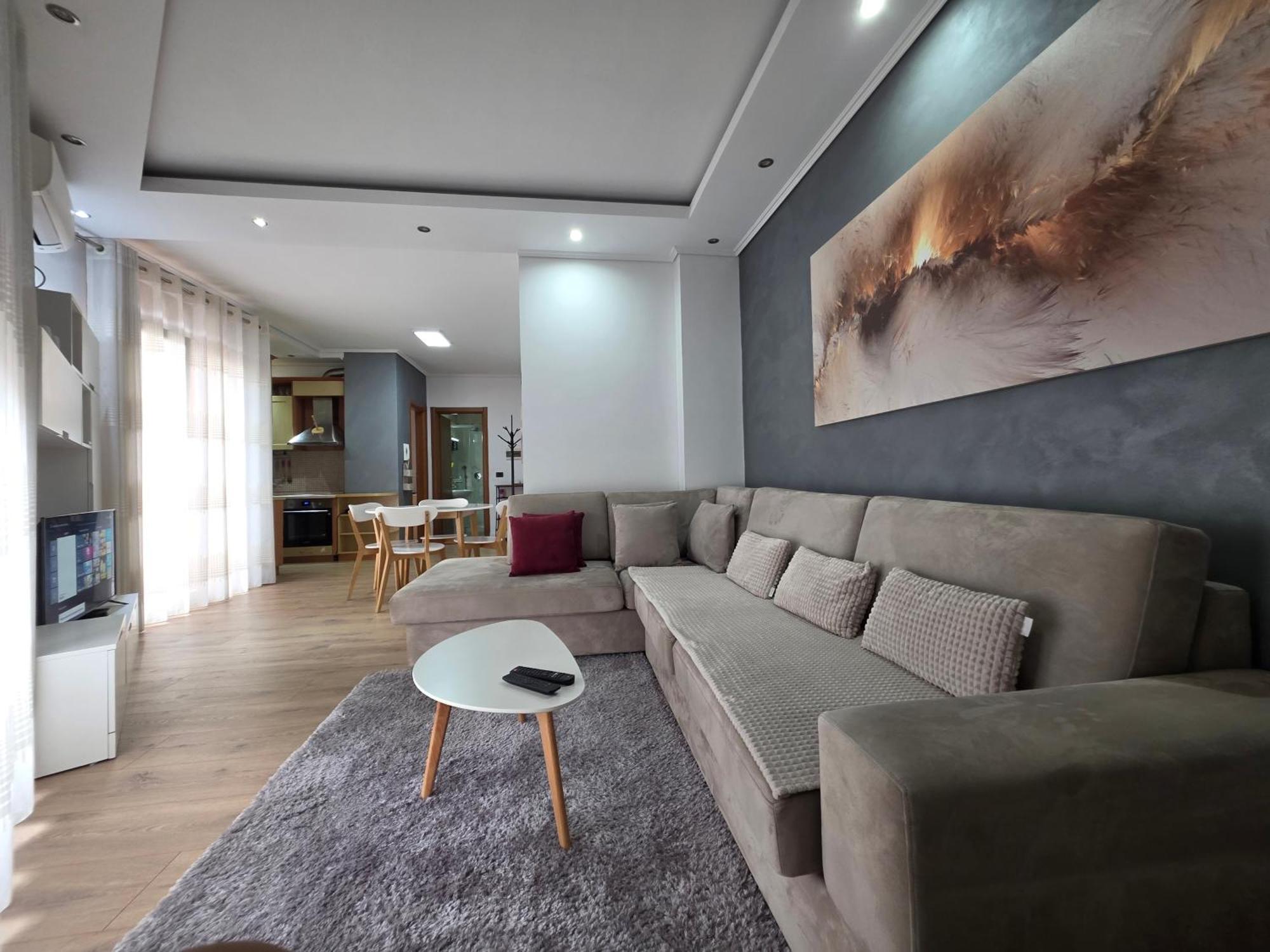Aura Skanderbeg Square Apartments Tirana Bagian luar foto